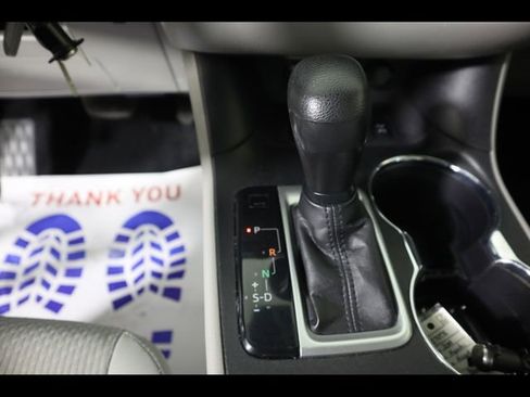 Used 2019 Toyota Highlander LE AWD/4WD image 23