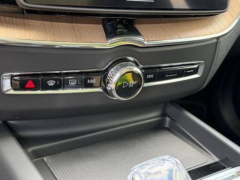 New 2027 Volvo XC60 B5 Ultra AWD/4WD image 15
