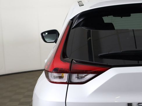 Used 2024 Mitsubishi Eclipse Cross LE image 12