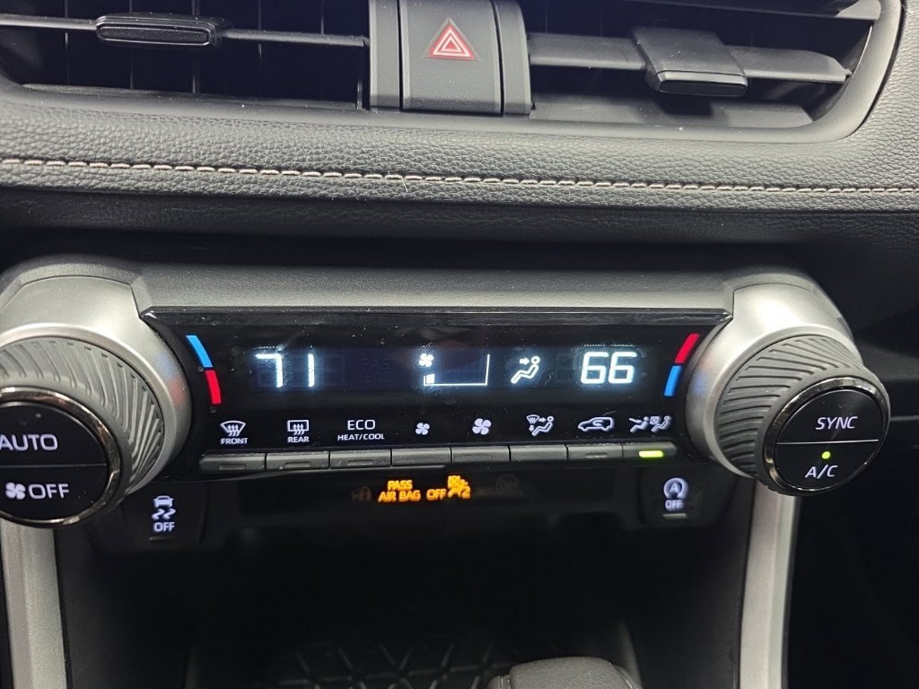 Used 2024 Toyota RAV4 XLE FWD image 20