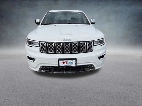 Used 2017 Jeep Grand Cherokee Overland w/ Jeep Active Safety Group AWD/4WD image 9