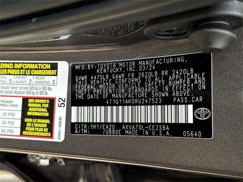 Used 2024 Toyota Camry SE image 32