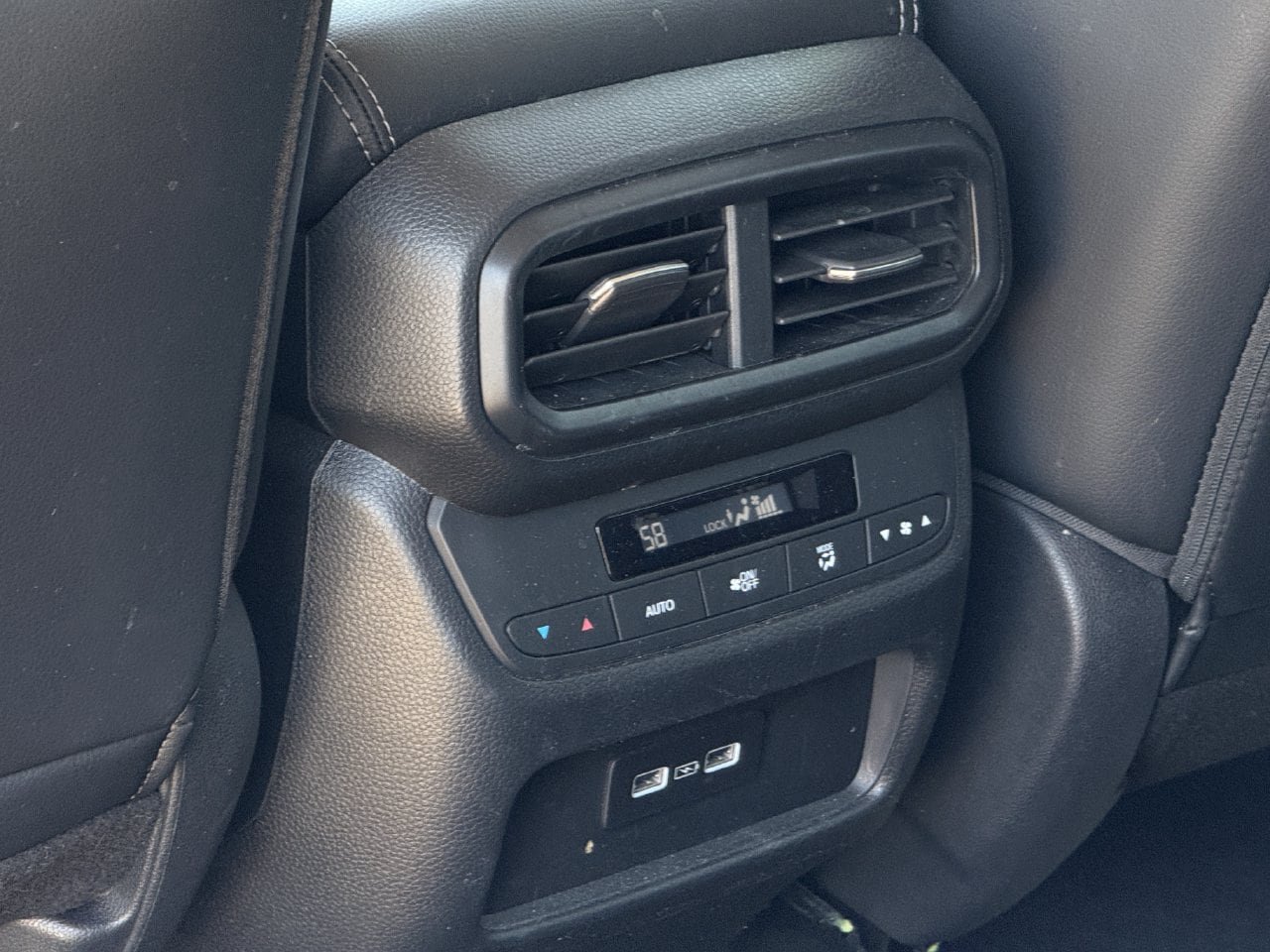 Used 2023 Honda Pilot Touring image 25