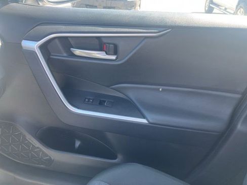 Used 2025 Toyota RAV4 XLE image 20