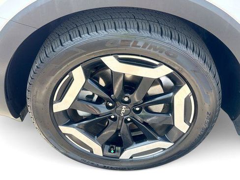 Used 2025 Kia Telluride S AWD/4WD image 18