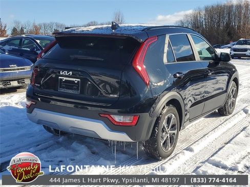 Certified 2025 Kia Niro LX image 4