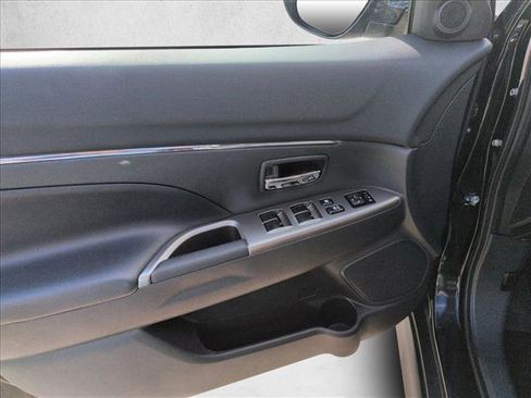 Used 2025 Mitsubishi Outlander Sport AWD image 10