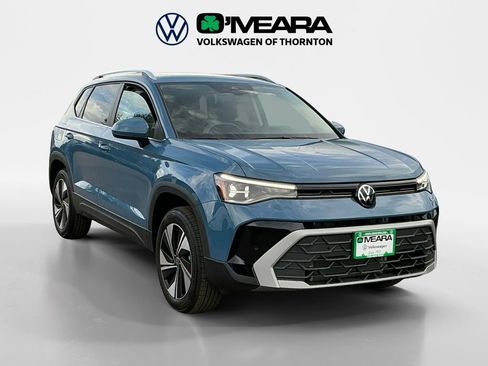 New 2025 Volkswagen Taos SE image 7