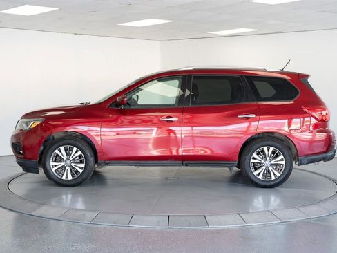 Used 2018 Nissan Pathfinder SL image 4