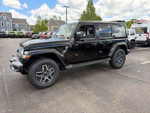 New 2026 Jeep Wrangler Unlimited Sahara AWD/4WD image 4