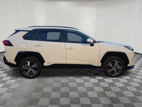 Used 2025 Toyota RAV4 SE AWD/4WD image 8