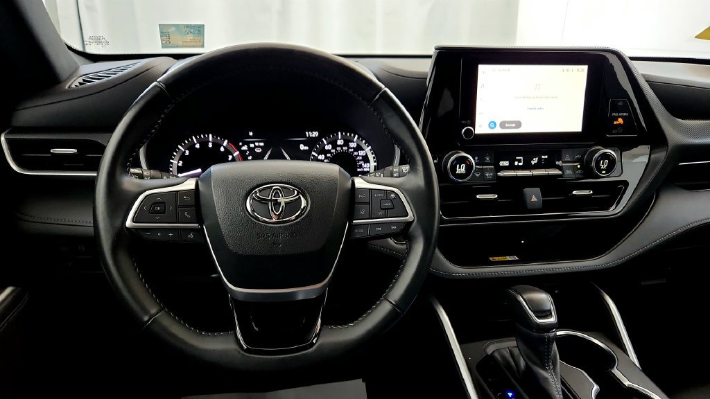 Used 2023 Toyota Highlander XSE AWD/4WD image 29
