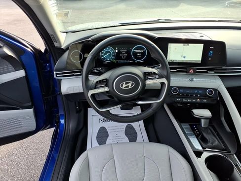 Used 2025 Hyundai Elantra Limited w/ Cargo Package image 14