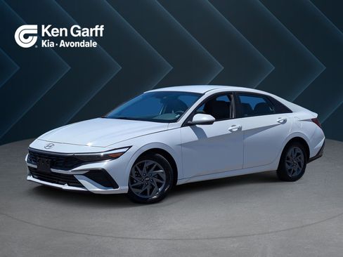 Used 2024 Hyundai Elantra SEL FWD image 1