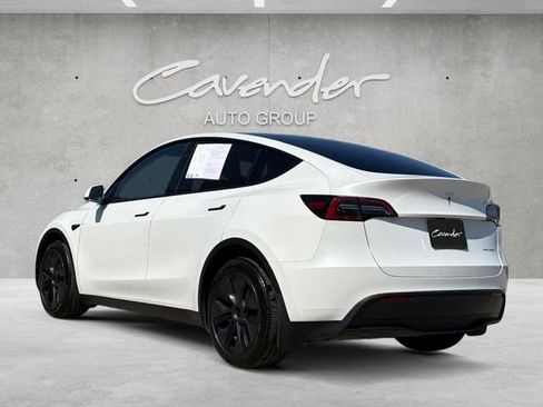 Used 2024 Tesla Model Y Long Range image 14