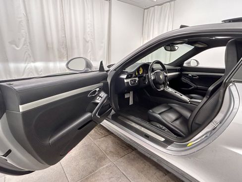 Used 2014 Porsche 911 Turbo S image 24