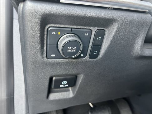 Used 2025 Ford Expedition King Ranch image 36