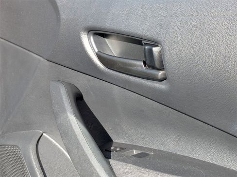 Used 2025 Toyota Corolla LE image 32