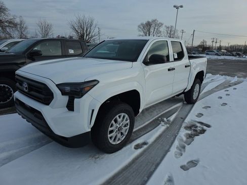 New 2026 Toyota Tacoma SR image 3