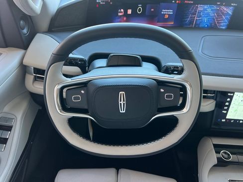New 2026 Lincoln Navigator L Reserve AWD/4WD image 12