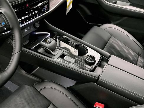 New 2026 Nissan Rogue Platinum AWD/4WD image 9