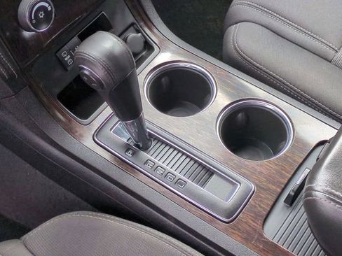 Used 2015 Chevrolet Traverse LT image 16