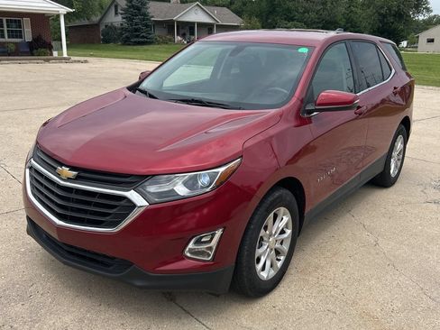 Used 2019 Chevrolet Equinox LT FWD image 2