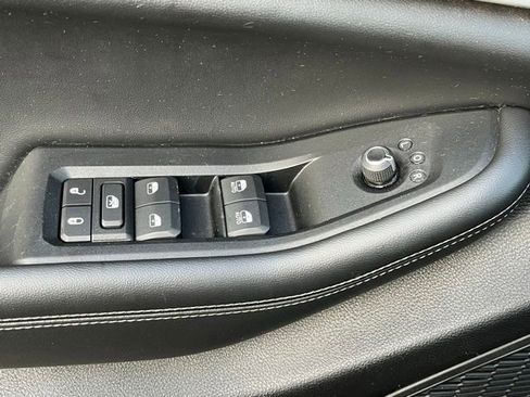 Used 2024 Jeep Grand Cherokee Limited image 21