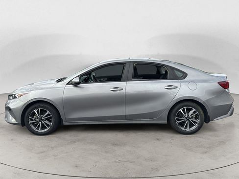 Used 2023 Kia Forte LXS w/ LXS Technology Package image 3