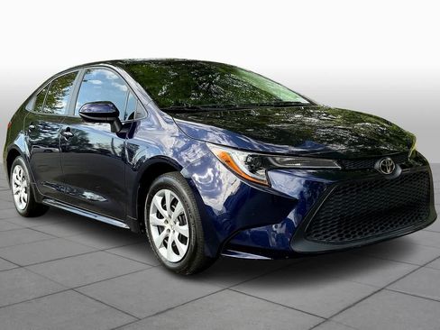 Used 2022 Toyota Corolla LE FWD image 3