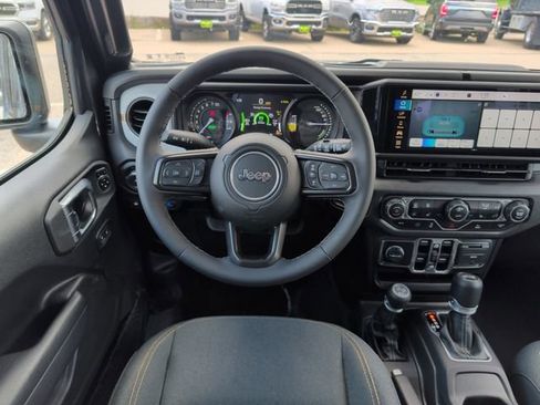 Used 2025 Jeep Wrangler Unlimited Sport S 4xe w/ Convenience Group AWD/4WD image 15