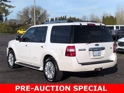 Used 2014 Ford Expedition Limited image 3