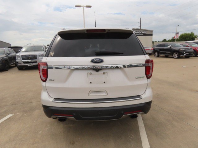 Used 2018 Ford Explorer XLT w/ Equipment Group 202A FWD image 11