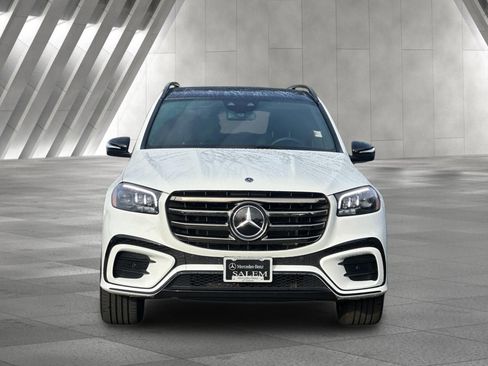 Used 2025 Mercedes-Benz GLS 450 4MATIC image 9