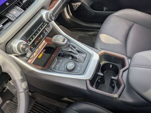 Used 2023 Toyota RAV4 Limited image 13