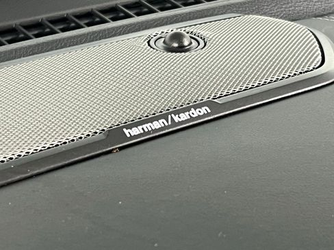 Used 2025 RAM 1500 Laramie w/ Night Edition image 35