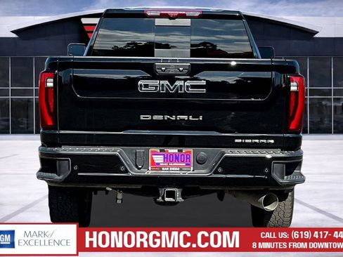 Used 2025 GMC Sierra 3500 Denali Ultimate AWD/4WD image 5
