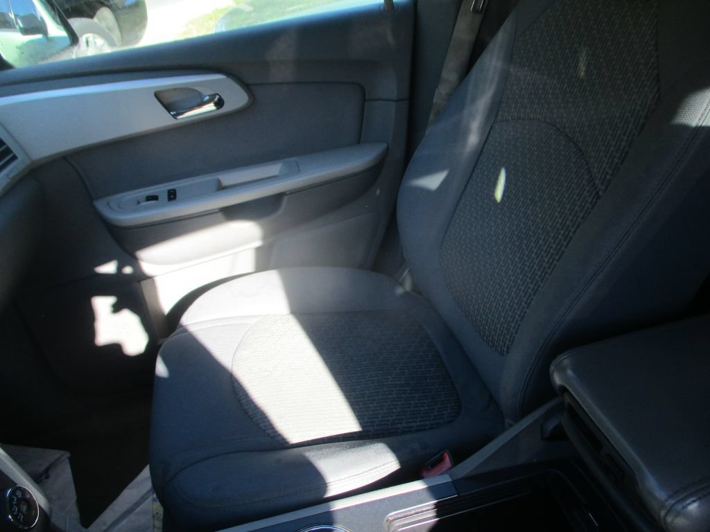 Used 2011 Chevrolet Traverse LS AWD/4WD image 10