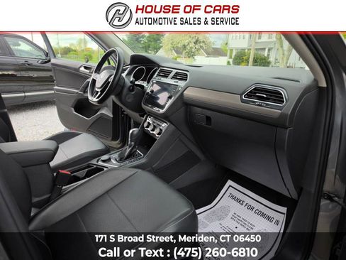 Used 2018 Volkswagen Tiguan SE AWD/4WD image 45