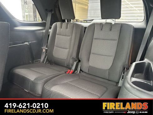 Used 2019 Ford Explorer XLT image 8