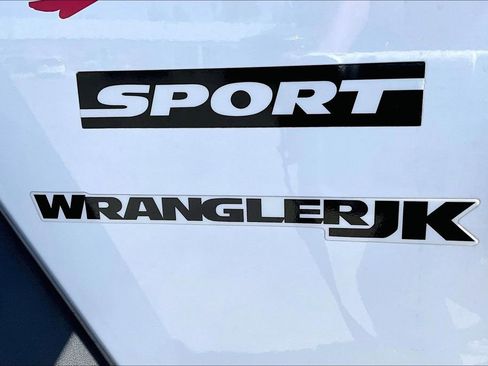 Certified 2018 Jeep Wrangler Sport image 24