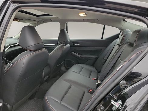 Used 2024 Nissan Altima 2.5 SR w/ SR Premium Package FWD image 9