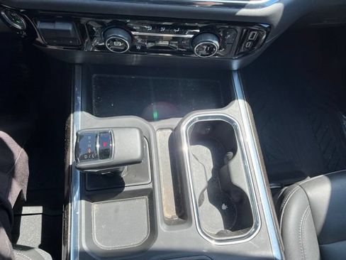 Used 2024 Chevrolet Silverado 1500 LT Trail Boss w/ Convenience Package II AWD/4WD image 25