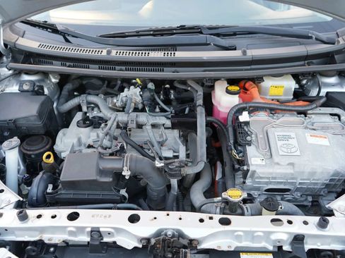 Used 2014 Toyota Prius C One FWD image 8