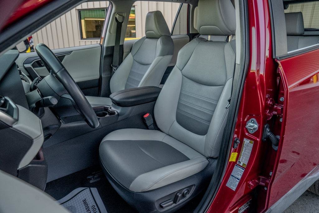 Used 2019 Toyota RAV4 Limited AWD/4WD image 14