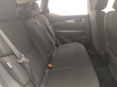 Used 2020 Nissan Rogue Sport S image 19