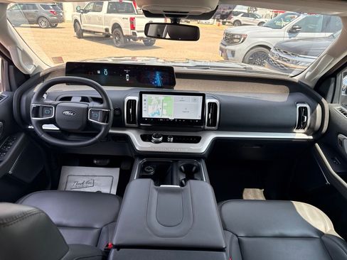 Certified 2025 Ford Expedition Active AWD/4WD image 29