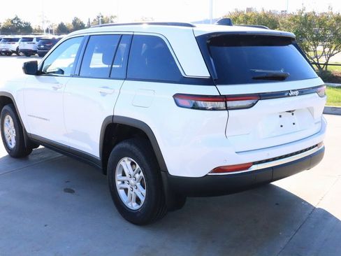 New 2025 Jeep Grand Cherokee Laredo w/ MOPAR Finishing Package image 21