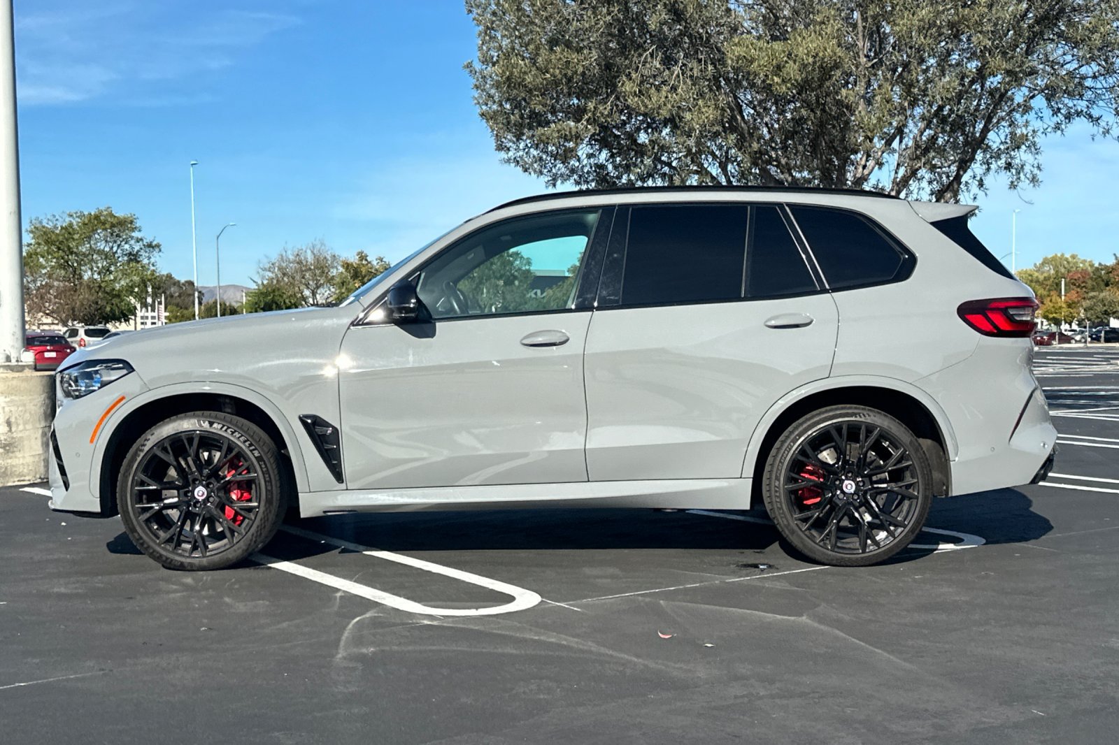 Used 2022 BMW X5 M w/ Competition Package 2 AWD/4WD image 7