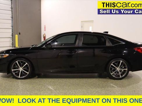Used 2024 Honda Civic Touring image 4